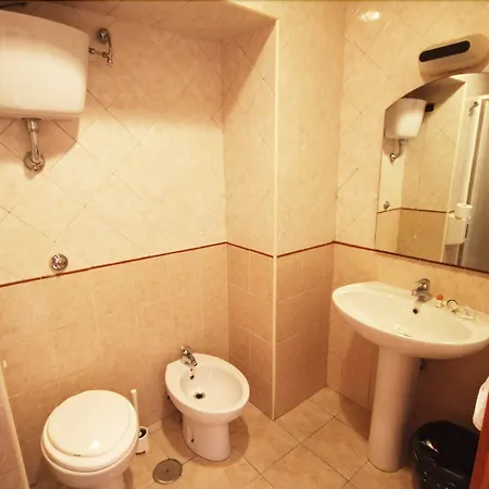 Zara Hotel 2*