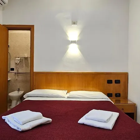 Zara Hotel 2*
