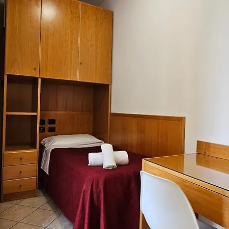 Hotel Zara 2*