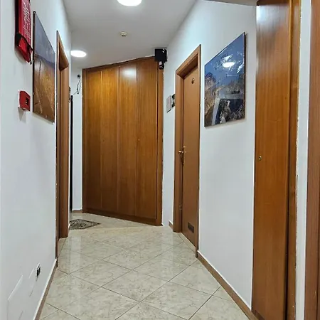 Hotel Zara 2*