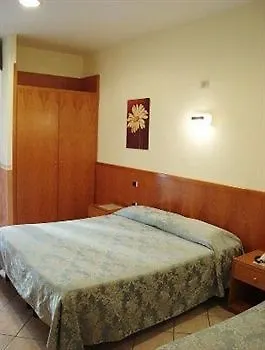 Zara Hotel 2*